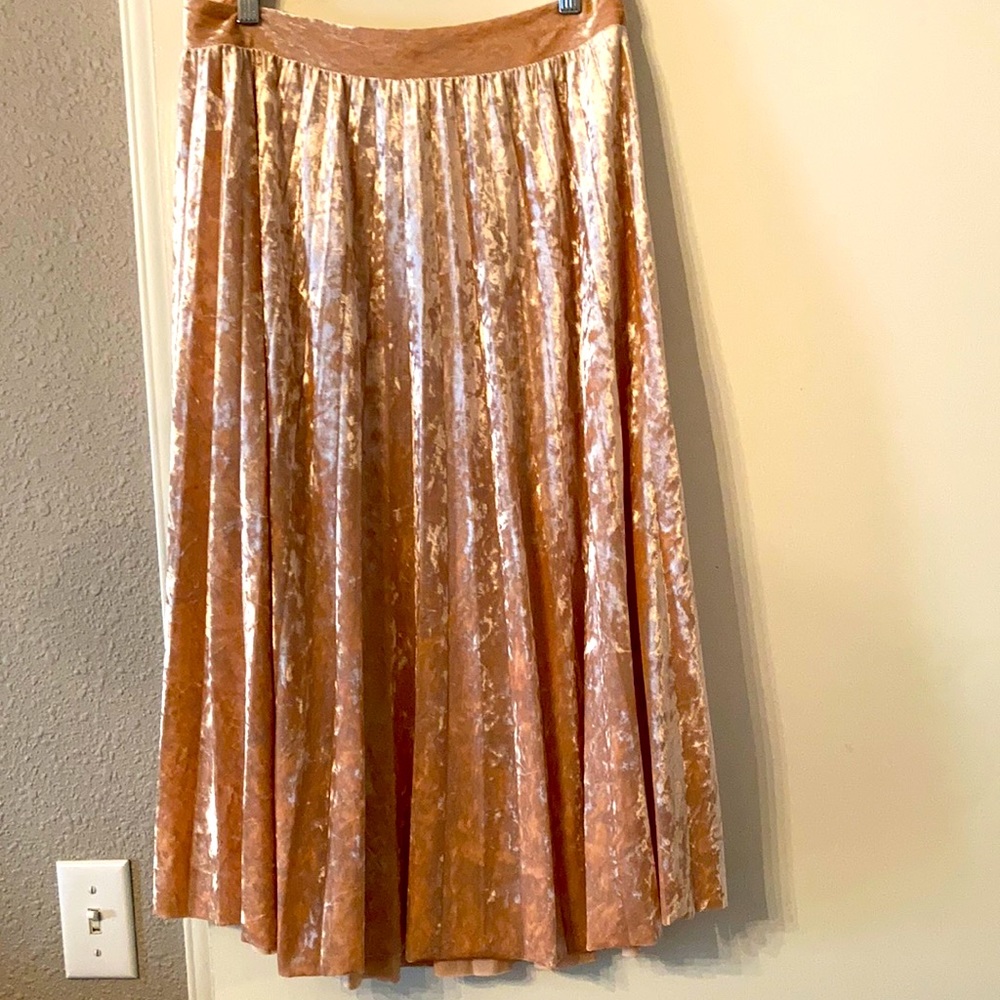 Ladies Crushed Velvet Pleated Skirt